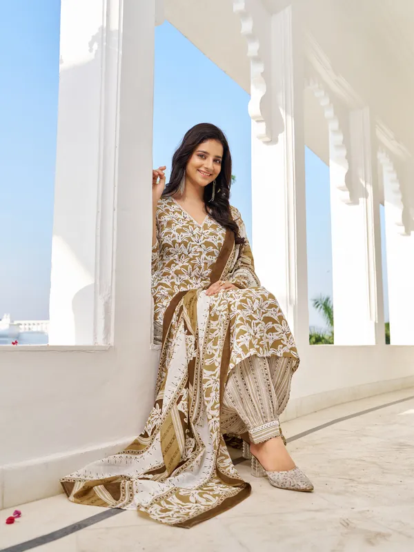Beige_Cotton_Blend_Straight_Calf_Length_V-Neck_Kurta_Sets_For_Women