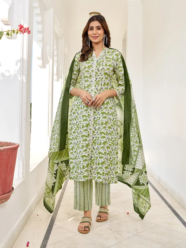 Green_Cotton_Blend_Straight_Calf_Length_V-Neck_Kurta_Sets_For_Women