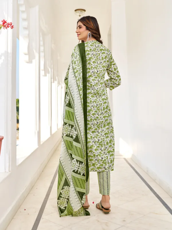 Green_Cotton_Blend_Straight_Calf_Length_V-Neck_Kurta_Sets_For_Women