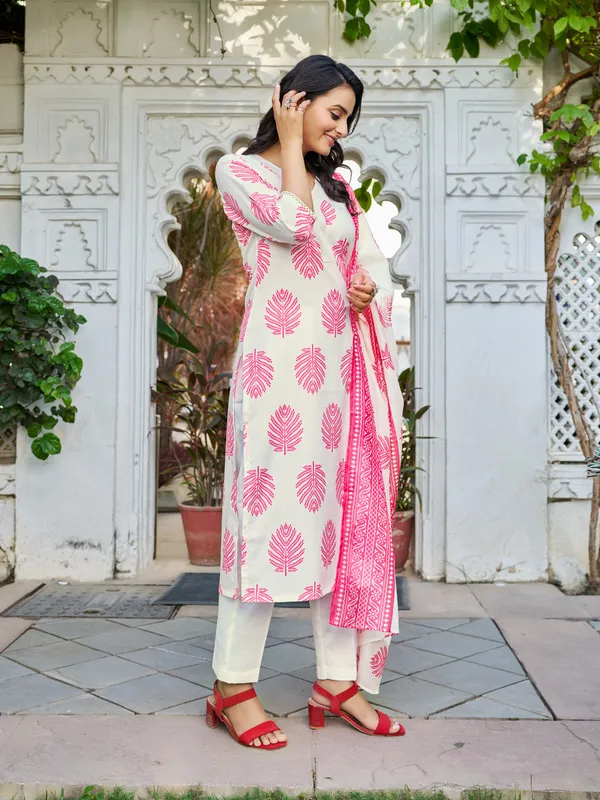 White_Cotton_Blend_Straight_Calf_Length_V-Neck_Kurta_Sets_For_Women