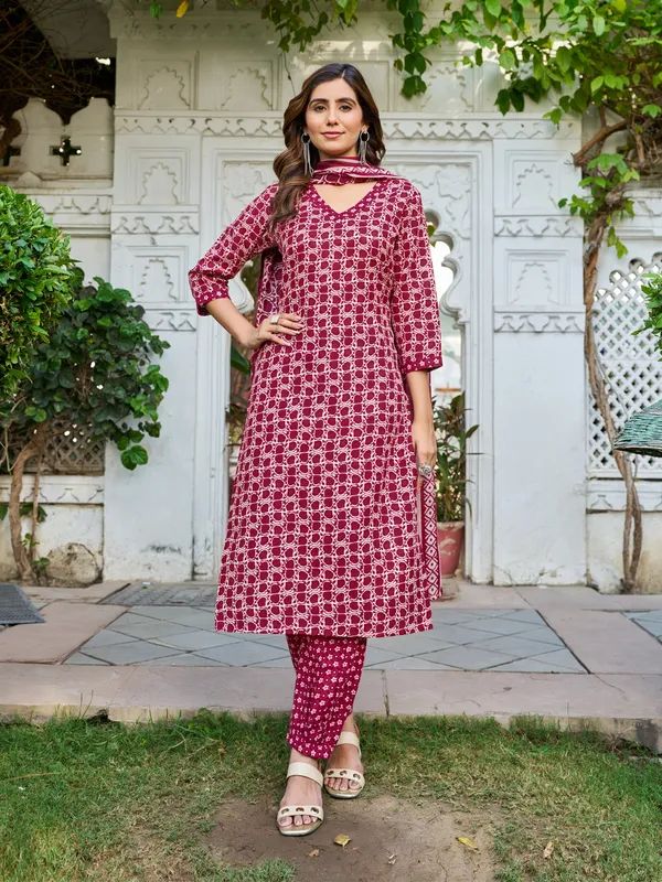 Red_Cotton_Blend_Straight_Calf_Length_V-Neck_Kurta_Sets_For_Women