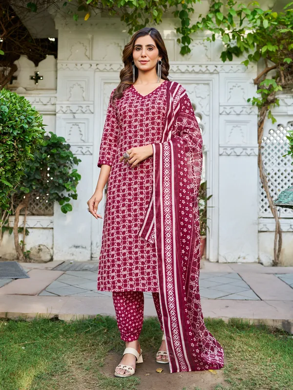 Red_Cotton_Blend_Straight_Calf_Length_V-Neck_Kurta_Sets_For_Women