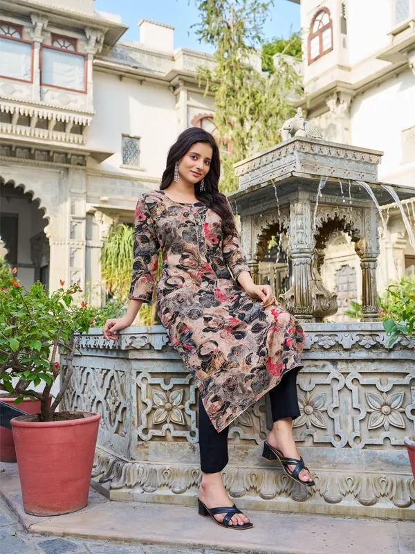 Black_Cotton_Blend_Straight_Calf_Length_Round_Neck_Kurta_Sets_For_Women