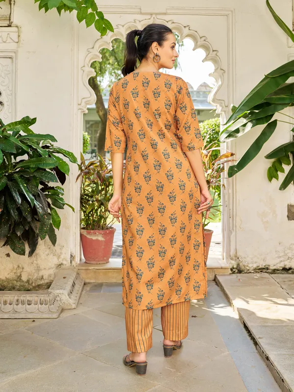Mustard_Cotton_Blend_Straight_Calf_Length_Keyhole_Neck_Kurta_Sets_For_Women