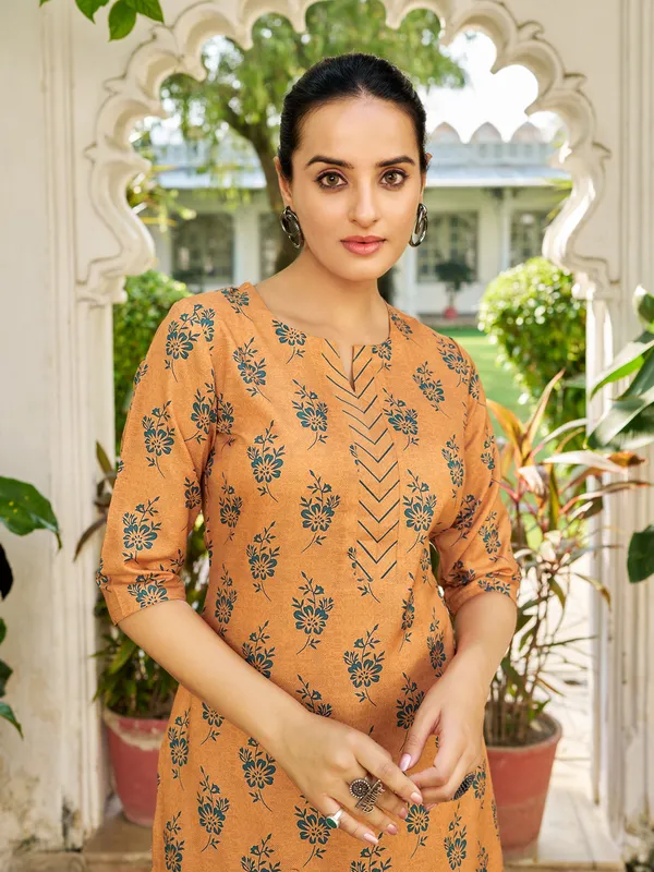 Mustard_Cotton_Blend_Straight_Calf_Length_Keyhole_Neck_Kurta_Sets_For_Women