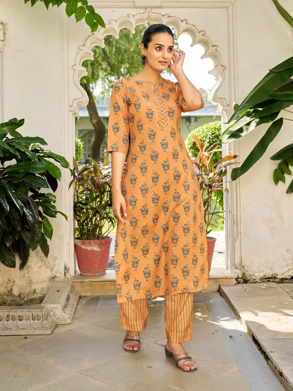 Mustard_Cotton_Blend_Straight_Calf_Length_Keyhole_Neck_Kurta_Sets_For_Women