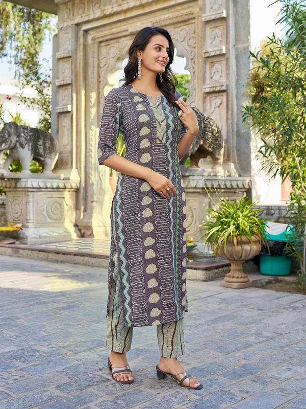 Grey_Cotton_Blend_Straight_Calf_Length_Keyhole_Neck_Kurta_Sets_For_Women