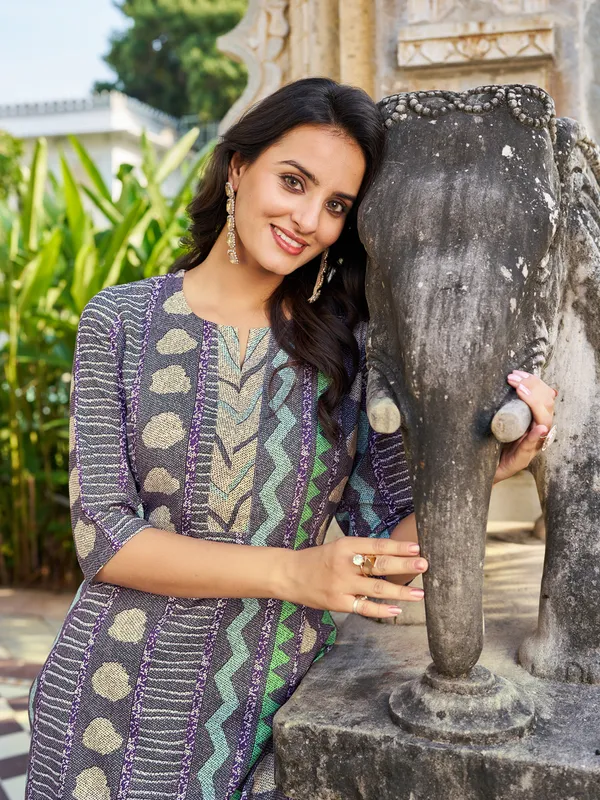 Grey_Cotton_Blend_Straight_Calf_Length_Keyhole_Neck_Kurta_Sets_For_Women