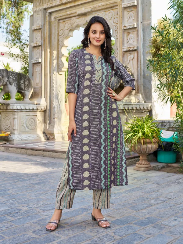 Grey_Cotton_Blend_Straight_Calf_Length_Keyhole_Neck_Kurta_Sets_For_Women