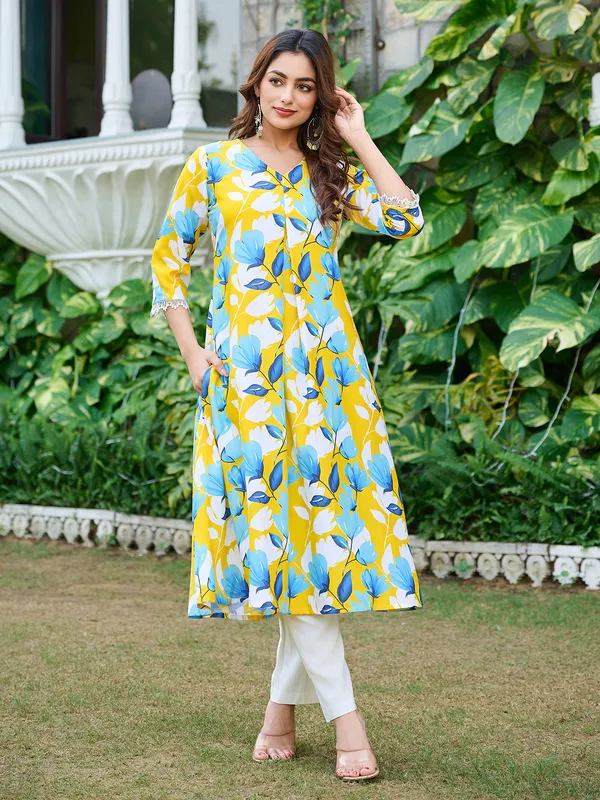 Yellow_Silk_Blend_Straight_Calf_Length_V-Neck_Kurta_Sets_For_Women