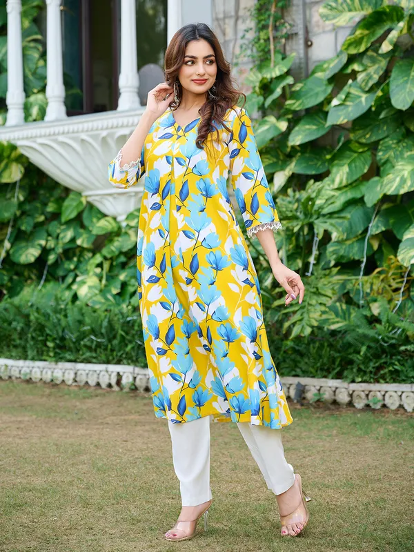 Yellow_Silk_Blend_Straight_Calf_Length_V-Neck_Kurta_Sets_For_Women