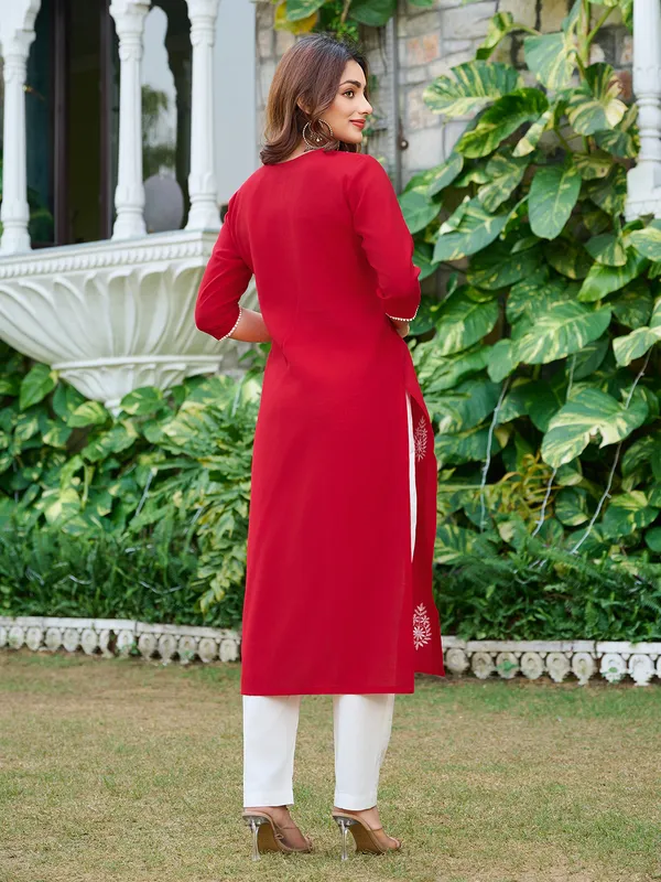 Red_Silk_Blend_Straight_Calf_Length_Round_Neck_Kurta_Sets_For_Women