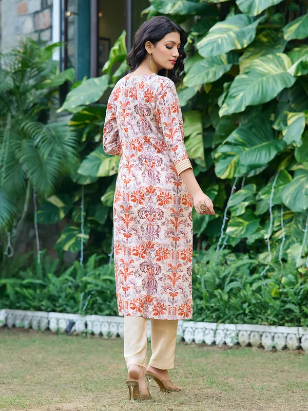 Cream_Silk_Blend_Straight_Calf_Length_Sweetheart_Neck_Kurta_Sets_For_Women