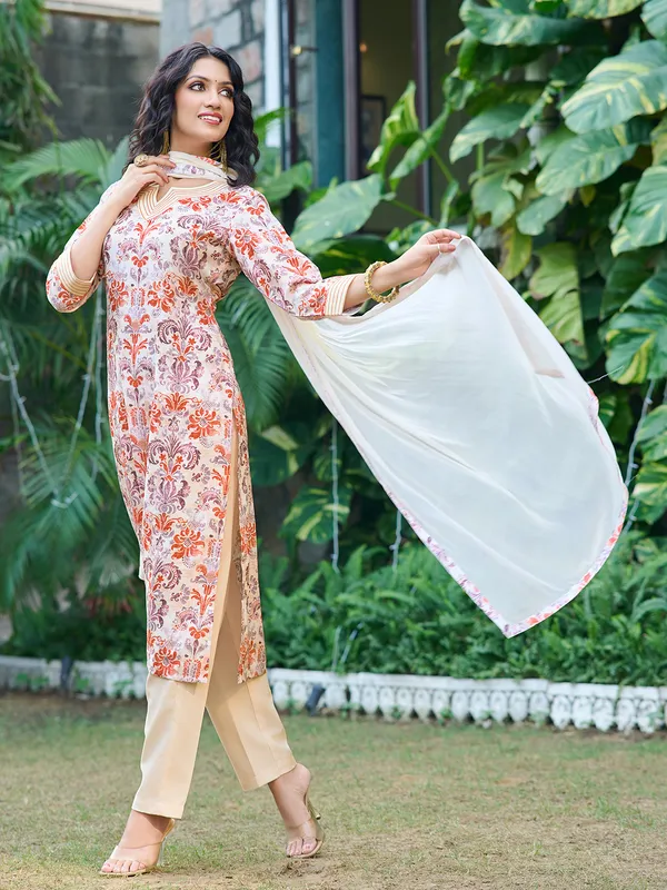 Cream_Silk_Blend_Straight_Calf_Length_Sweetheart_Neck_Kurta_Sets_For_Women