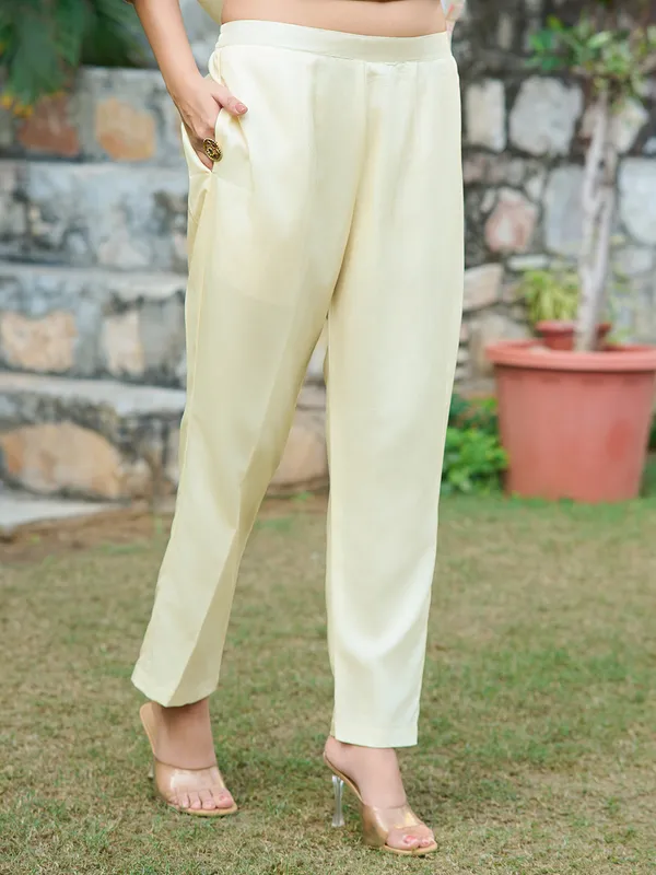 Cream_Silk_Blend_Straight_Calf_Length_V-Neck_Kurta_Sets_For_Women