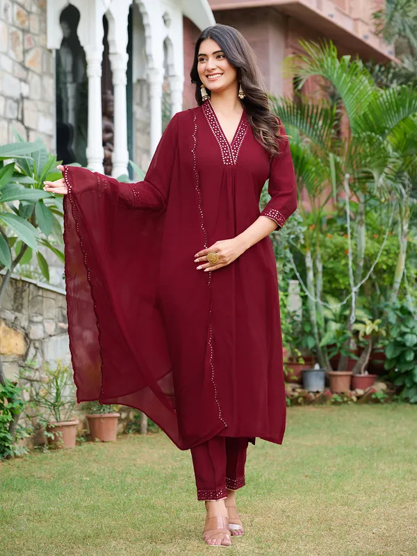 Maroon_Silk_Blend_Straight_Calf_Length_V-Neck_Kurta_Sets_For_Women
