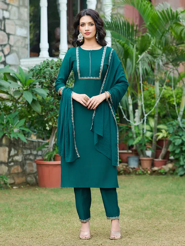 Teal_Silk_Blend_Straight_Calf_Length_Round_Neck_Kurta_Sets_For_Women