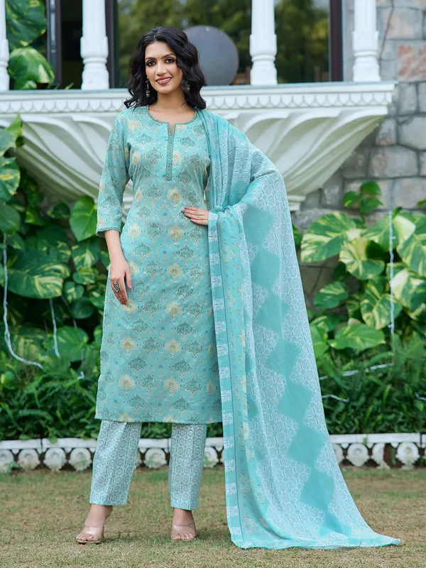 Turquoise_Blue_Silk_Blend_Straight_Calf_Length_Sweetheart_Neck_Kurta_Sets_For_Women