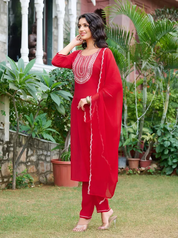Red_Silk_Blend_Straight_Calf_Length_Round_Neck_Kurta_Sets_For_Women