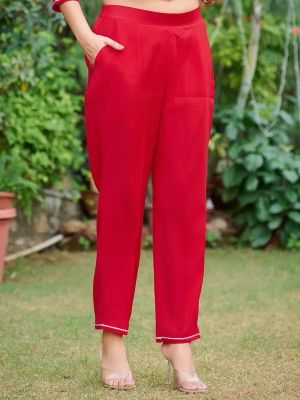 Red_Silk_Blend_Straight_Calf_Length_Round_Neck_Kurta_Sets_For_Women