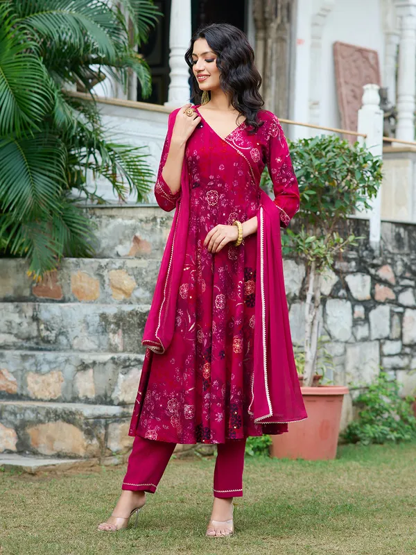 Pink_Silk_Blend_Straight_Calf_Length_V-Neck_Kurta_Sets_For_Women