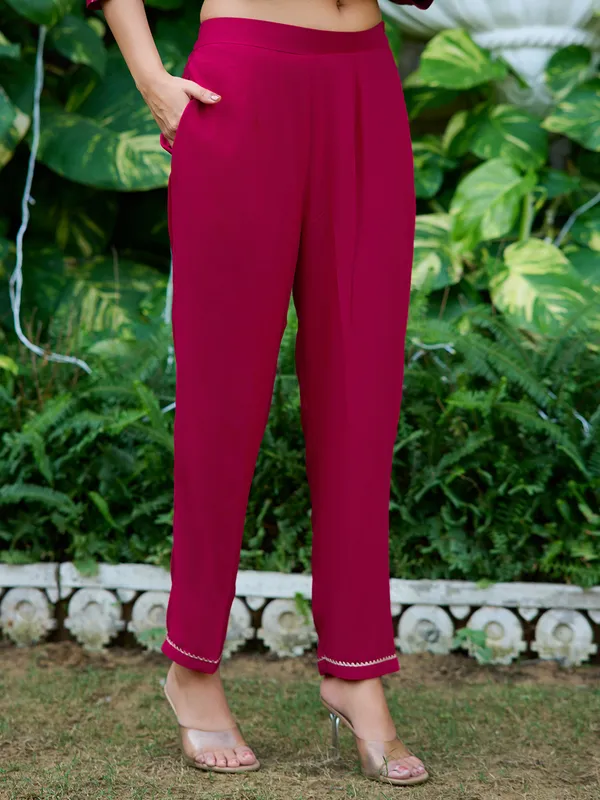 Pink_Silk_Blend_Straight_Calf_Length_V-Neck_Kurta_Sets_For_Women