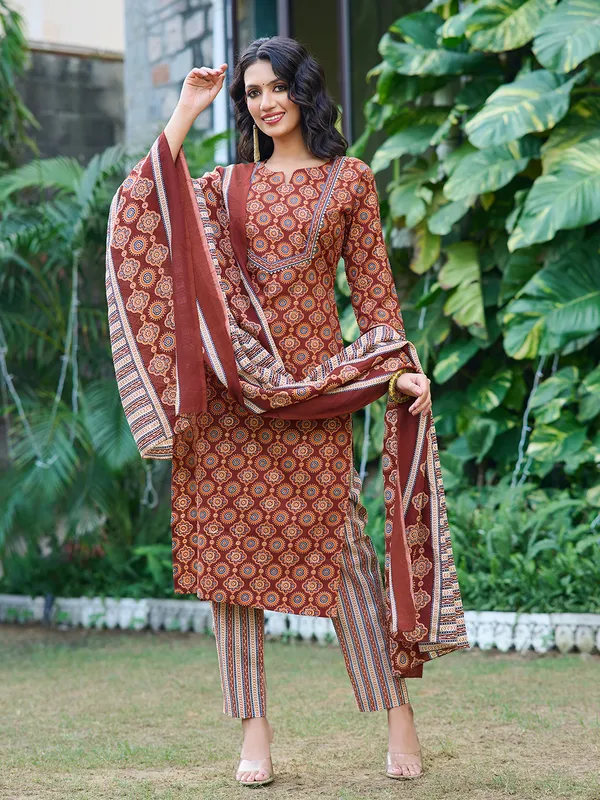 Brown_Silk_Blend_Straight_Calf_Length_Sweetheart_Neck_Kurta_Sets_For_Women