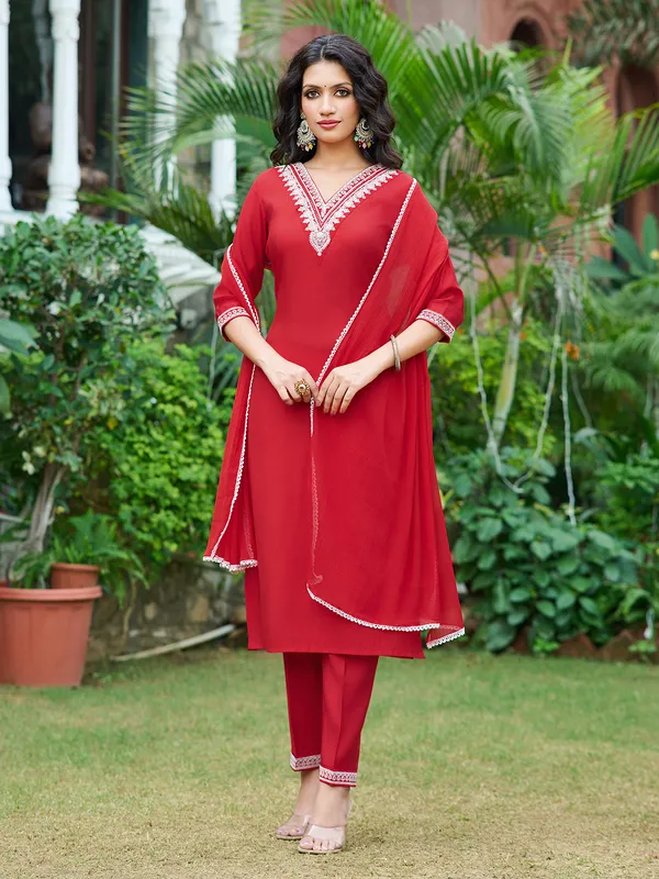 Red_Silk_Blend_Straight_Calf_Length_V-Neck_Kurta_Sets_For_Women