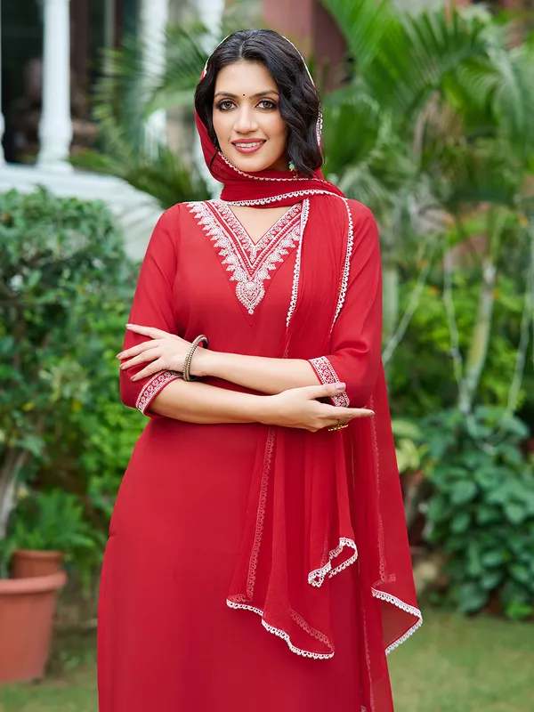 Red_Silk_Blend_Straight_Calf_Length_V-Neck_Kurta_Sets_For_Women
