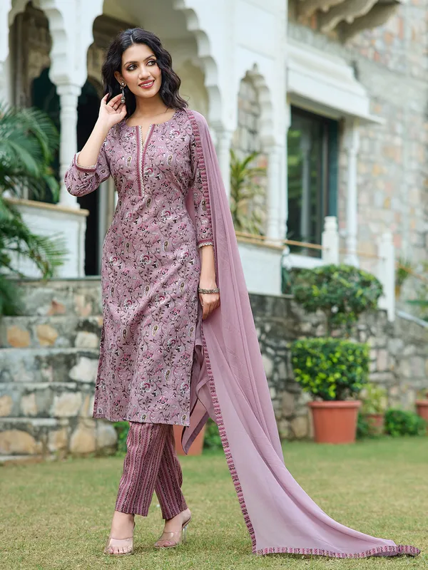 Lavender_Silk_Blend_Straight_Calf_Length_Sweetheart_Neck_Kurta_Sets_For_Women