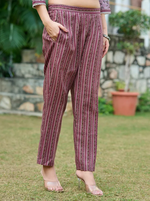 Lavender_Silk_Blend_Straight_Calf_Length_Sweetheart_Neck_Kurta_Sets_For_Women