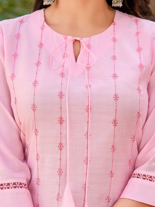 Pink_Cotton_Blend_Straight_Calf_Length_Round_Neck_Kurta_Sets_For_Women