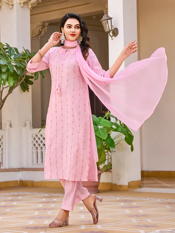 Pink_Cotton_Blend_Straight_Calf_Length_Round_Neck_Kurta_Sets_For_Women