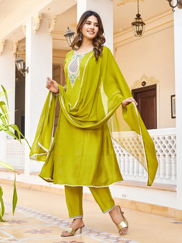 Olive_Cotton_Blend_Straight_Calf_Length_Round_Neck_Kurta_Sets_For_Women