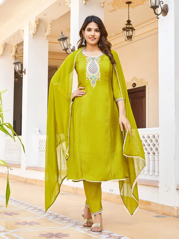 Olive_Cotton_Blend_Straight_Calf_Length_Round_Neck_Kurta_Sets_For_Women