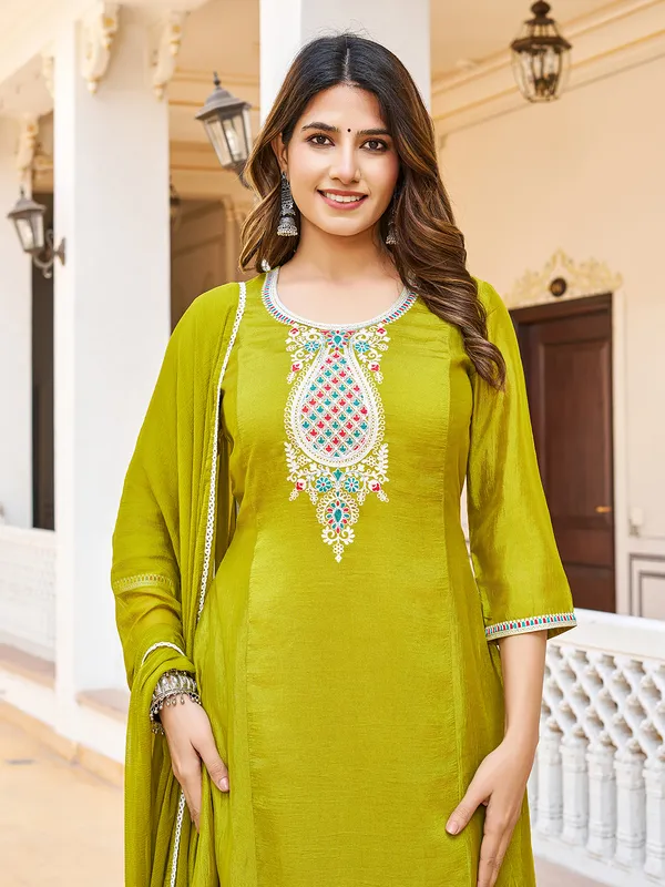 Olive_Cotton_Blend_Straight_Calf_Length_Round_Neck_Kurta_Sets_For_Women