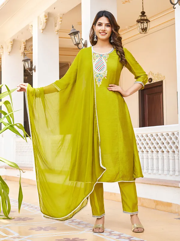 Olive_Cotton_Blend_Straight_Calf_Length_Round_Neck_Kurta_Sets_For_Women