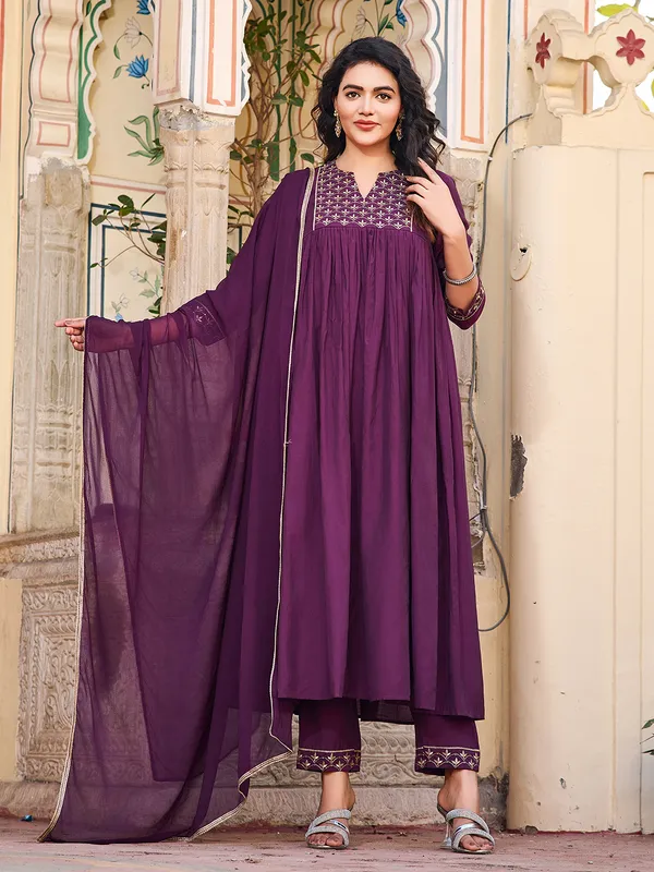 Purple_Cotton_Blend_Straight_Calf_Length_V-Neck_Kurta_Sets_For_Women