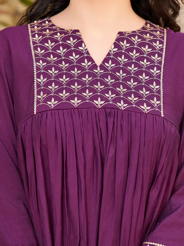 Purple_Cotton_Blend_Straight_Calf_Length_V-Neck_Kurta_Sets_For_Women