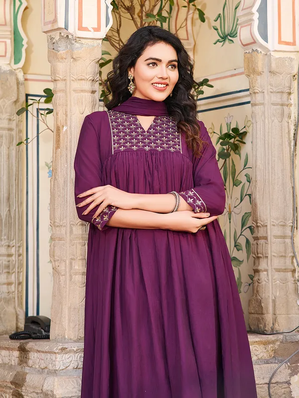 Purple_Cotton_Blend_Straight_Calf_Length_V-Neck_Kurta_Sets_For_Women