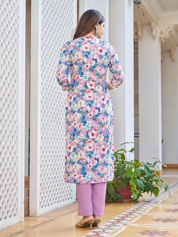 Purple_Cotton_Blend_Straight_Calf_Length_V-Neck_Kurta_Sets_For_Women