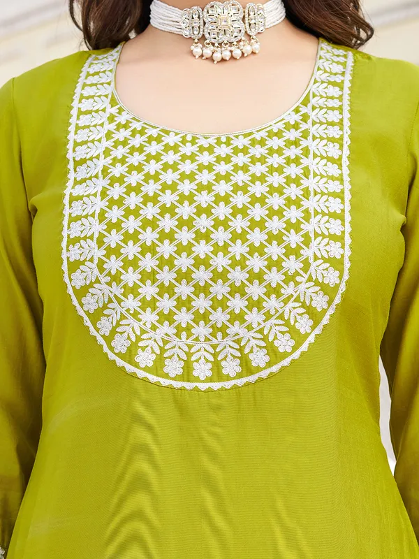 Olive_Cotton_Blend_Straight_Calf_Length_Round_Neck_Kurta_Sets_For_Women