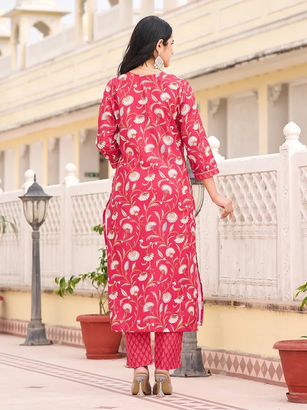 Red_Cotton_Blend_Straight_Calf_Length_Round_Neck_Kurta_Sets_For_Women