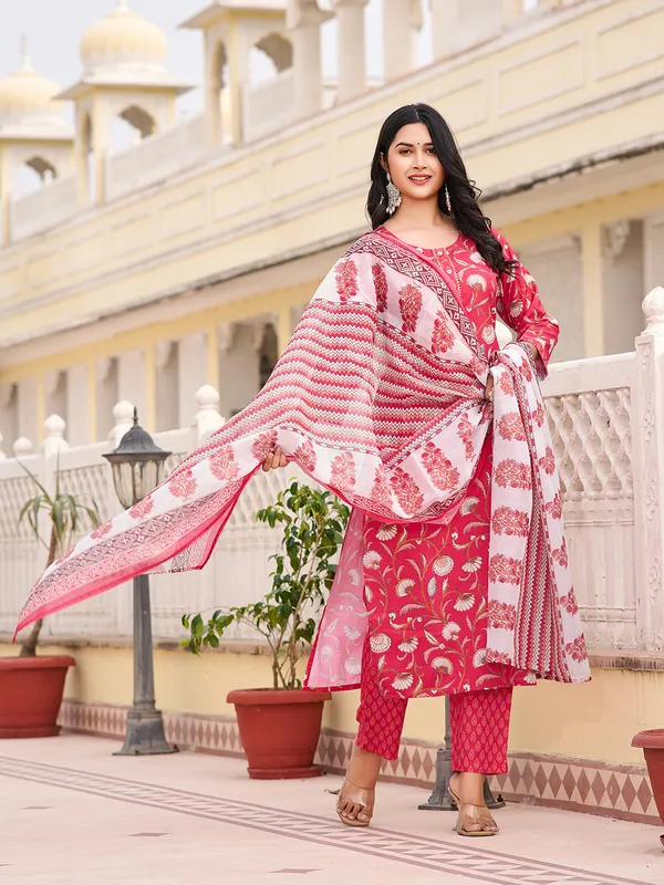 Red_Cotton_Blend_Straight_Calf_Length_Round_Neck_Kurta_Sets_For_Women