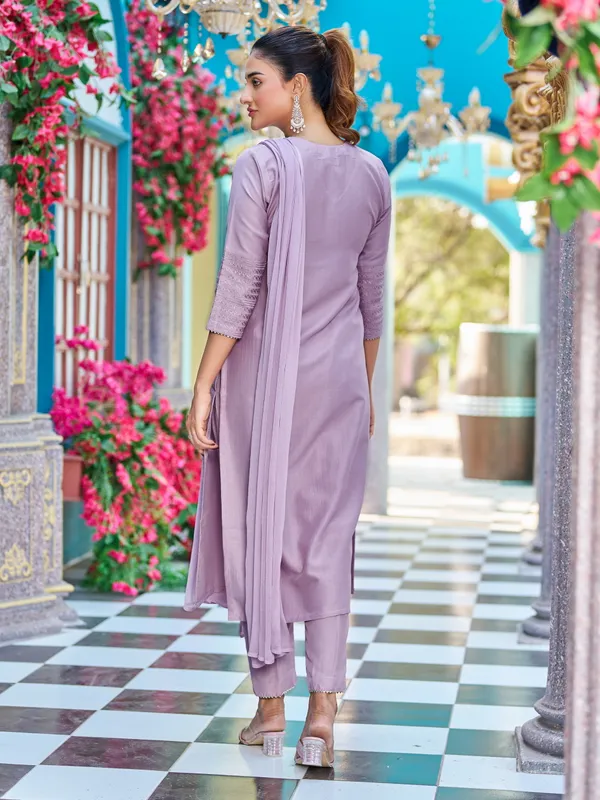Purple_Pure_Silk_Straight_Calf_Length_V-Neck_Kurta_Sets_For_Women
