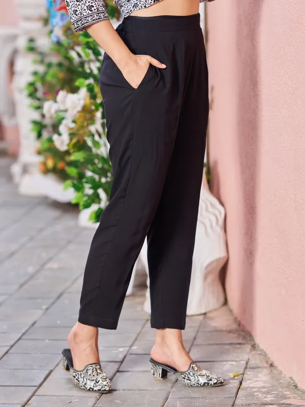 Off_White_Pure_Cotton_Straight_Calf_Length_Round_Neck_Kurta_Sets_For_Women
