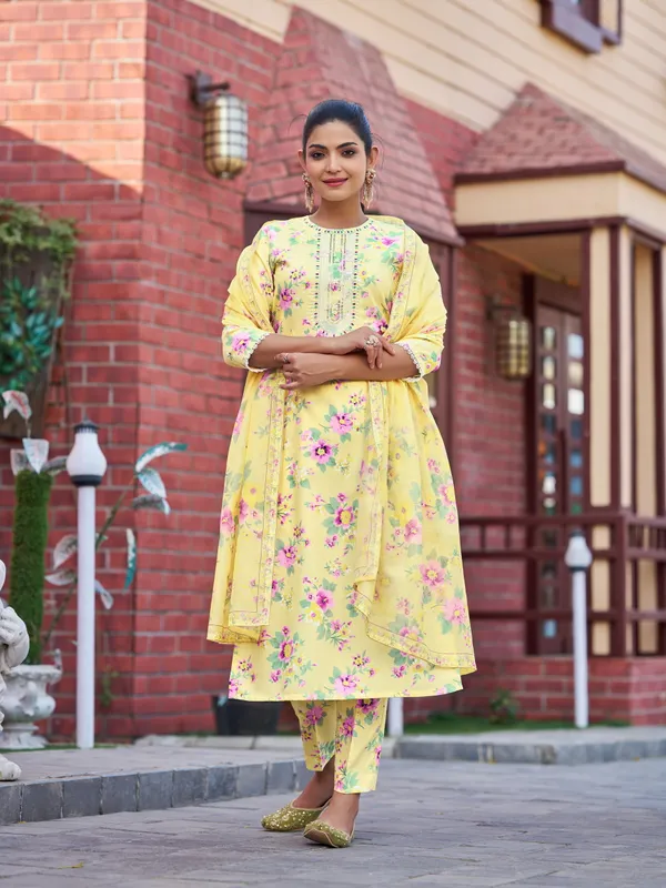 Yellow_Viscose_Rayon_Straight_Calf_Length_Round_Neck_Kurta_Sets_For_Women