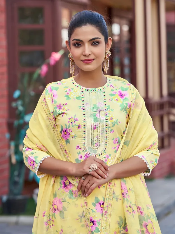 Yellow_Viscose_Rayon_Straight_Calf_Length_Round_Neck_Kurta_Sets_For_Women