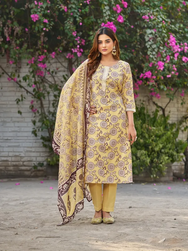 Yellow_Viscose_Rayon_Straight_Calf_Length_Round_Neck_Kurta_Sets_For_Women