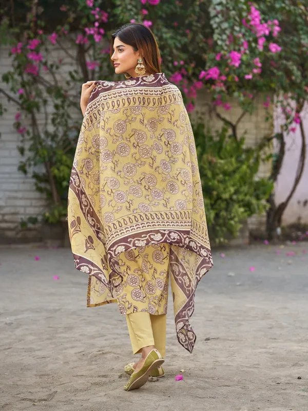 Yellow_Viscose_Rayon_Straight_Calf_Length_Round_Neck_Kurta_Sets_For_Women